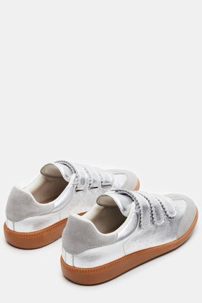 Momentum Sneaker Silver