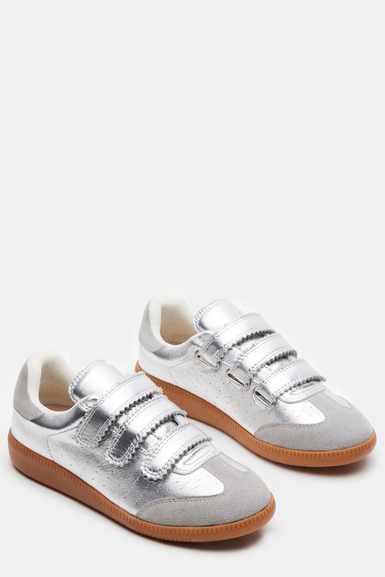 Momentum Sneaker Silver