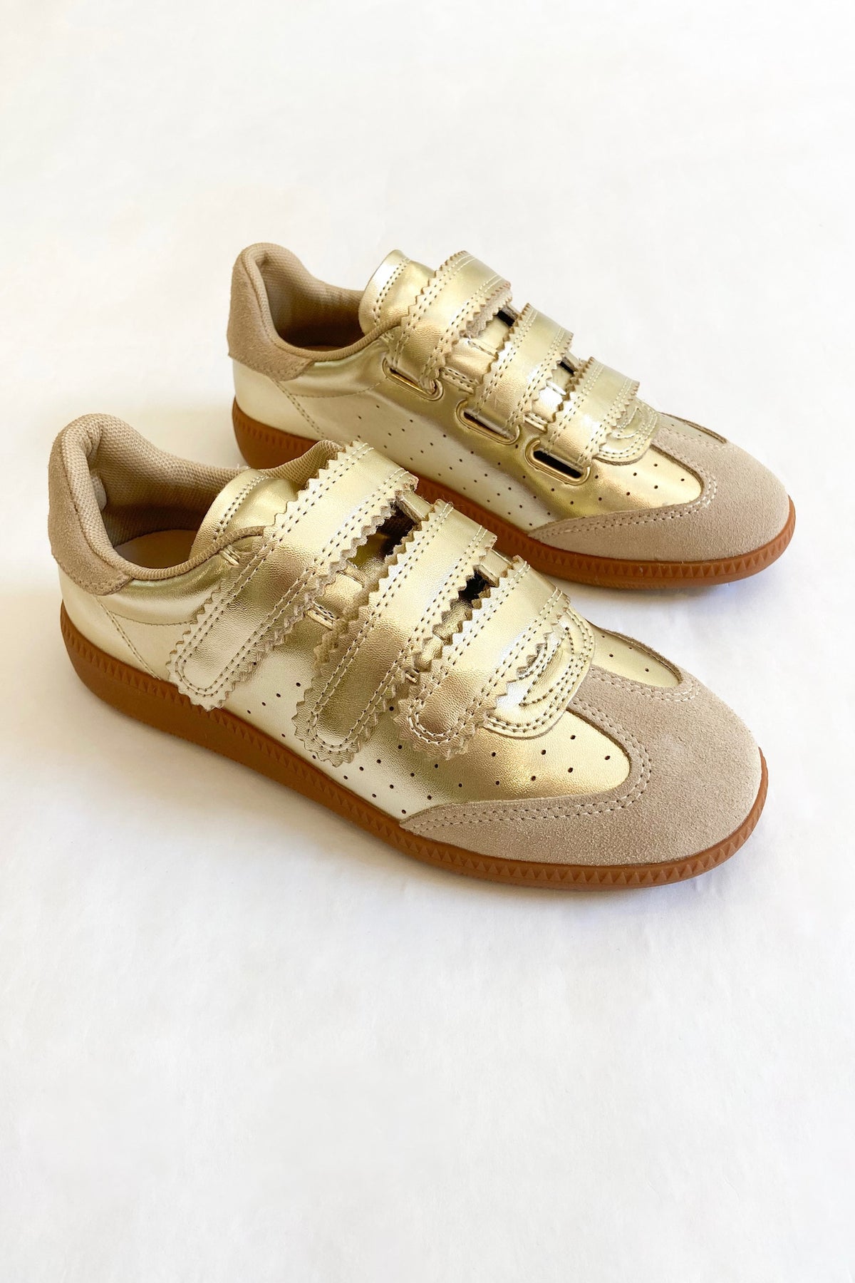 Momentum Sneaker Gold