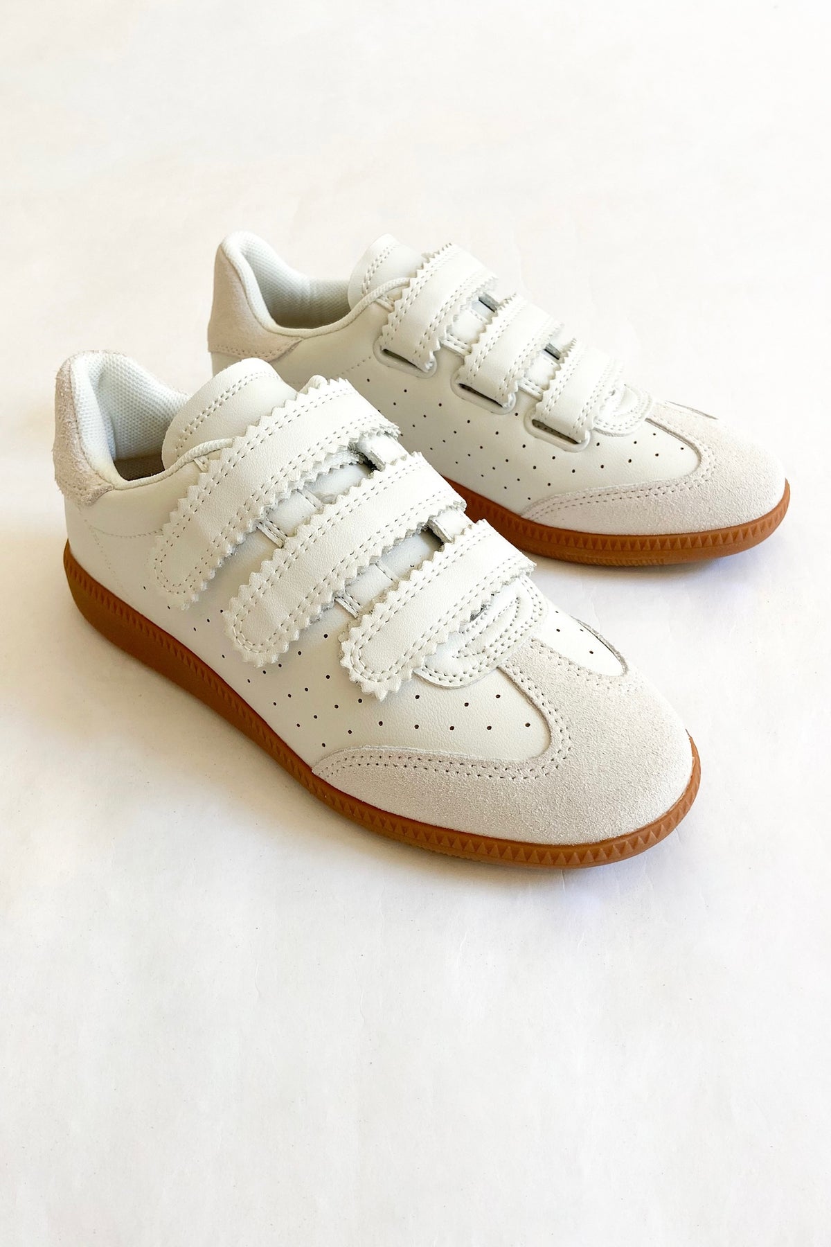 Momentum Sneaker White